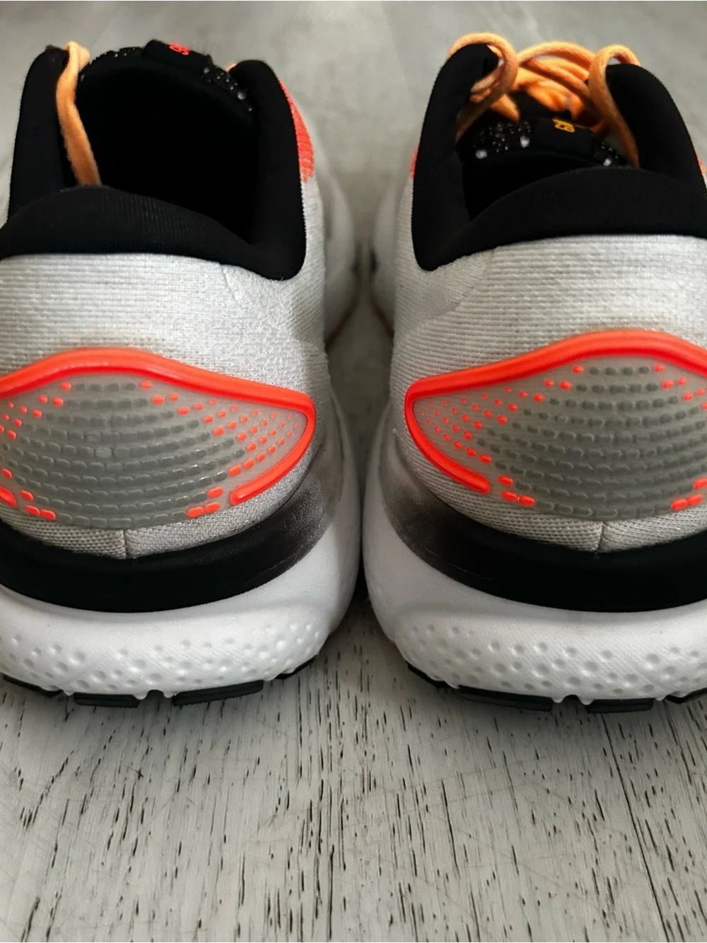 Brooks no box